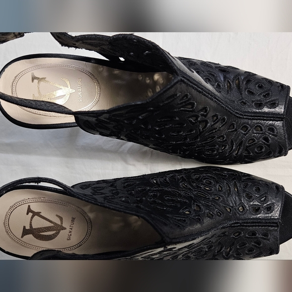 Vince Camuto Signature perforated peep toe sandals - Picture 4 of 8